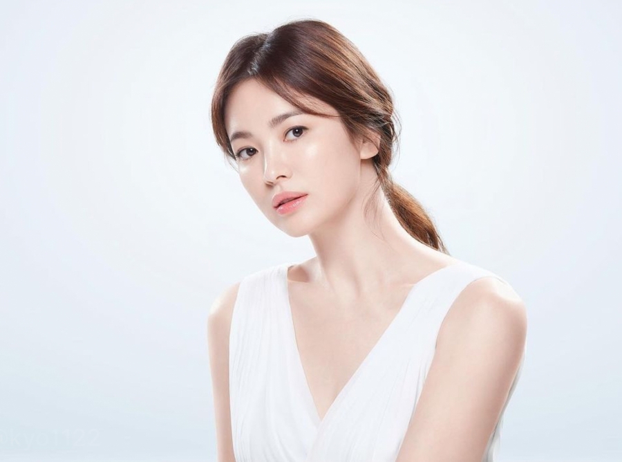 Làn da trẻ đẹp, căng mướt như thuỷ tinh của Song Hye Kyo ở tuổi 41.