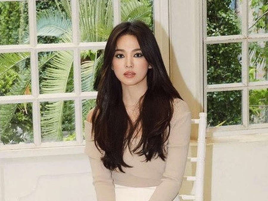 Song Hye Kyo trang điểm mắt giống Nữ Hoàng Ai Cập: Vừa lạ vừa quen  - Ảnh 6