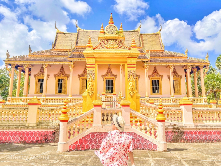 Chùa Kh'Leng là sự kết hợp hài hoà giữa nét văn hoá đặc sắc của các dân tộc Kinh - Hoa - Khmer.