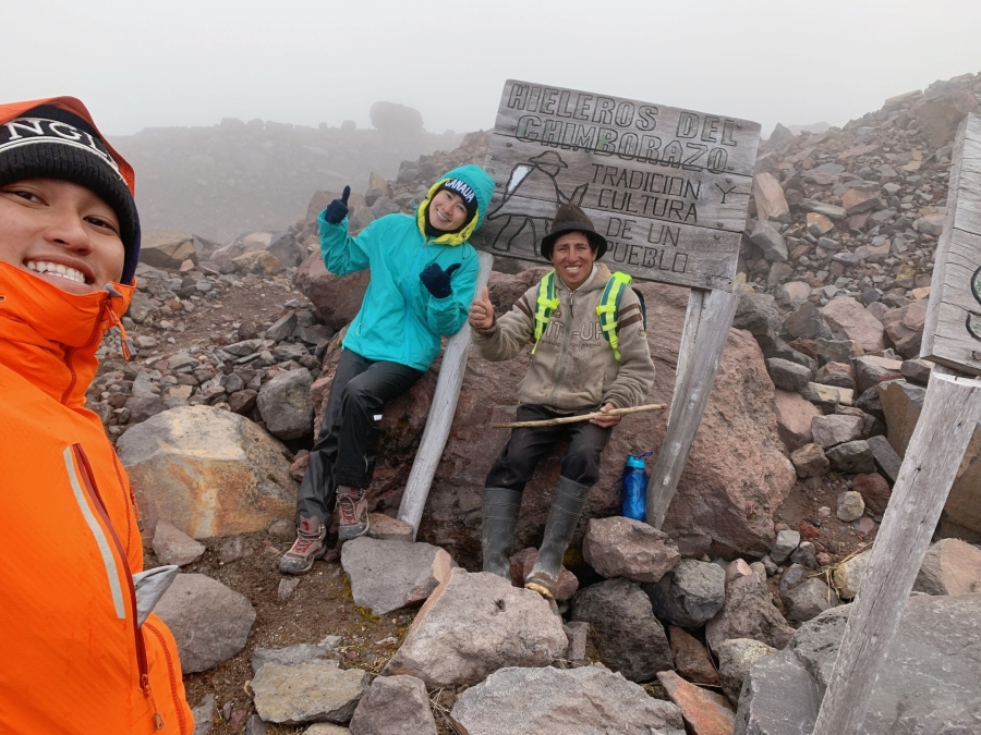 Vợ chồng chị tập trung vào các trải nghiệm khi đi du lịch, vì vậy cặp đôi này đã tham gia khai thác băng đá ở núi Cotopaxi - Ecuador.