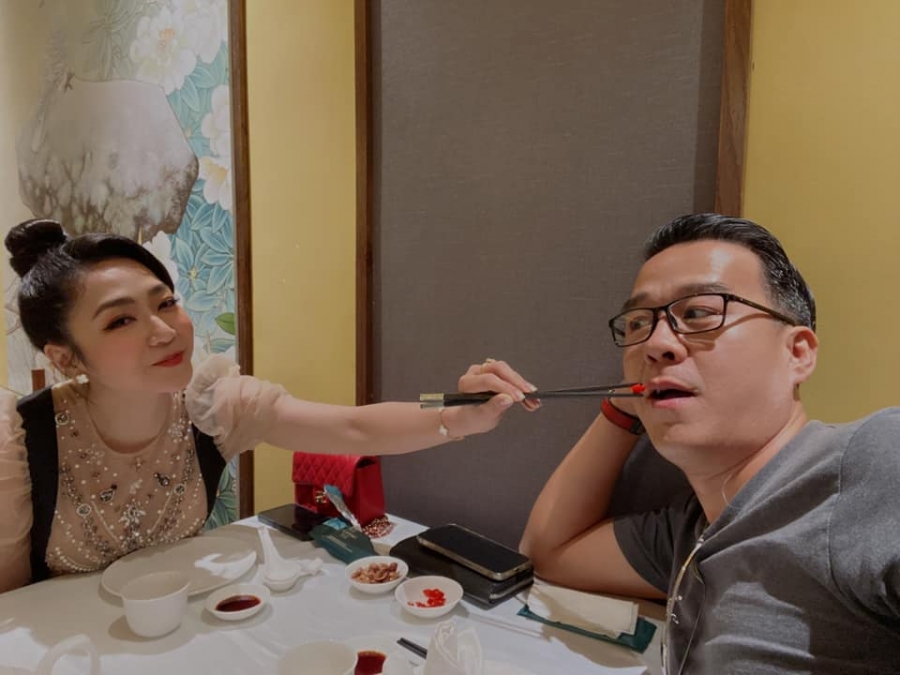 Hà Thanh Xuân quay lại nghệ thuật bất chấp chỉ trích, cảm thấy 'có phúc' sau khi cưới 'Vua cá Koi' - Ảnh 2