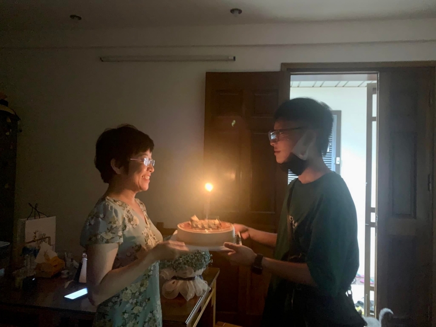 Con trai Công Lý - Thảo Vân tổ chức tiệc sinh nhật bất ngờ dành tặng mẹ - Ảnh 4