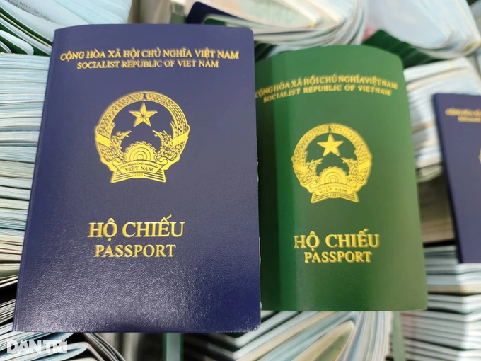 So với mẫu cũ, hộ chiếu mới đáp ứng yêu cầu bảo an cao hơn, chống nguy cơ làm giả, đạt tiêu chuẩn Tổ chức Hàng không Dân dụng Quốc tế (ICAO).