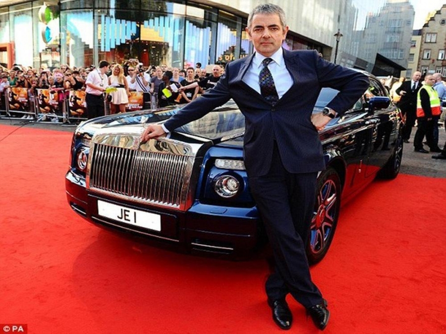 Cuộc sống vương giả của Mr. Bean tuổi 72: Tài sản 3500 tỷ, hạnh phúc bên vợ kém 30 tuổi - Ảnh 7