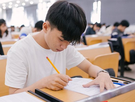 Bài luận thi học bổng của ĐH FPT 2022: Netizen thốt lên 'Học bổng thạc sĩ hay tiến sĩ' - Ảnh 3