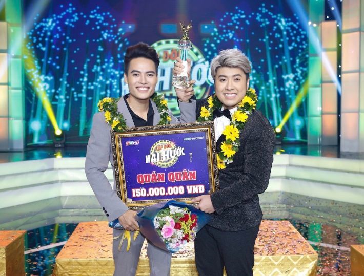 Võ Tấn Phát cùng Akira Phan giành giải Quán quân và giải Cặp đôi được khán giả yêu thích nhất tại cuộc thi Cặp đôi hài hước