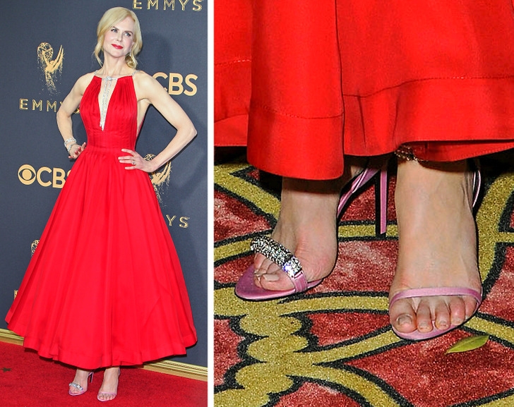 Tại lễ trao giải Emmy 2017, Nicole diện một chiếc váy đỏ tuyệt đẹp với phần cổ khoét sâu và chân váy đầy đặn...