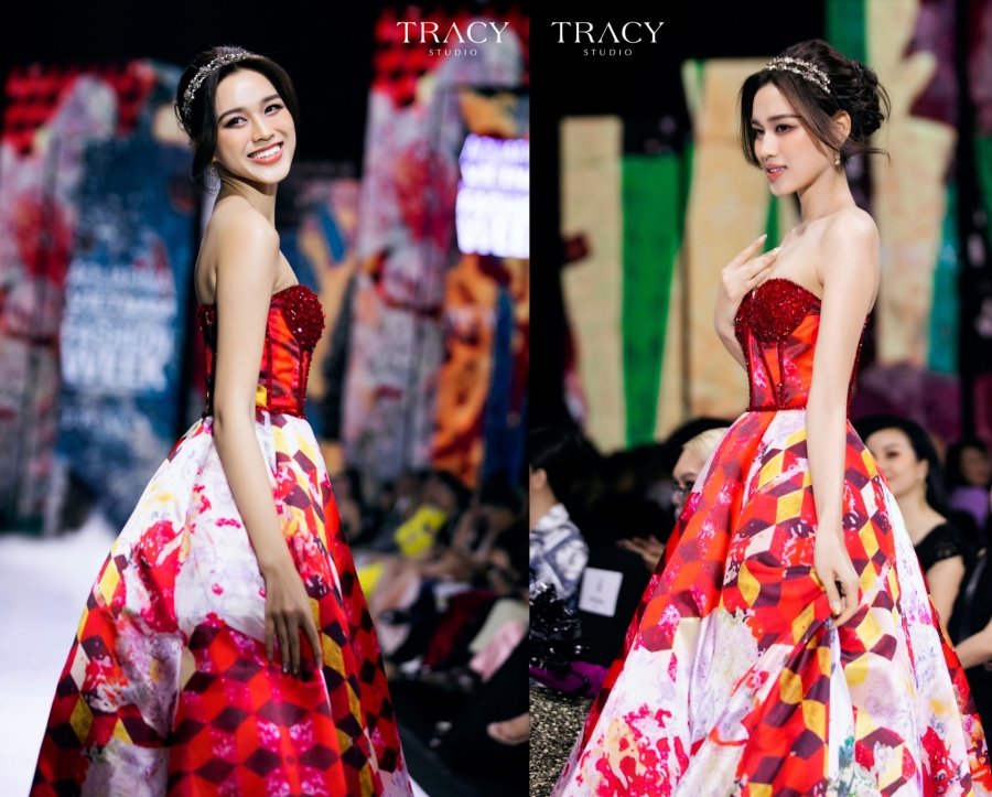 Hoa hậu Việt Nam 2022 xinh đẹp như công chúa khi làm first face trong Tuần lễ thời trang năm nay. (Ảnh: Tracy Studio)