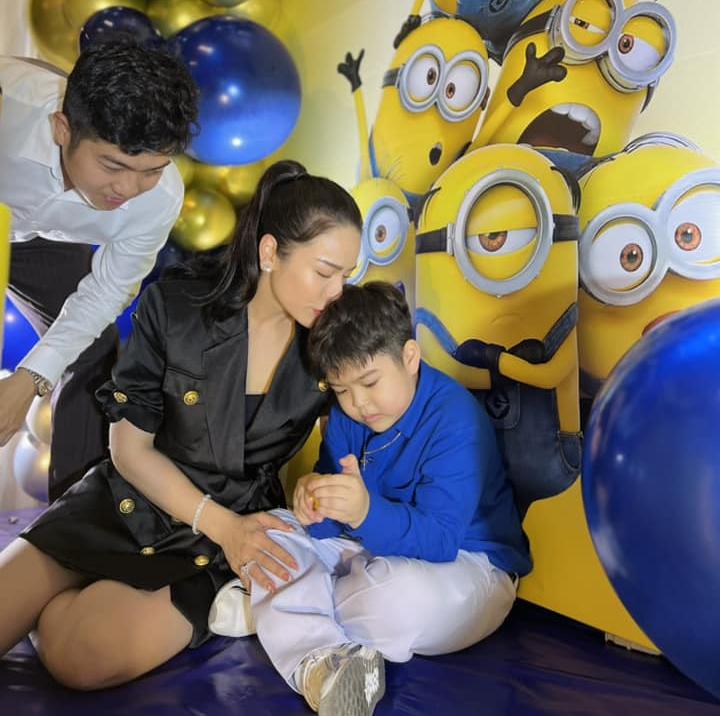 Nhật Kim Anh và doanh nhân Bửu Lộc cùng nhau tổ chức sinh nhật ấm áp cho con trai.