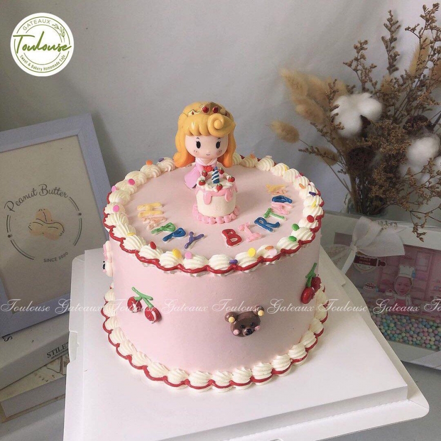 Mẫu bánh kem dành cho bé gái với hình công chúa(Nguồn ảnh: Toulouse - Tiệm bánh ít ngọt).