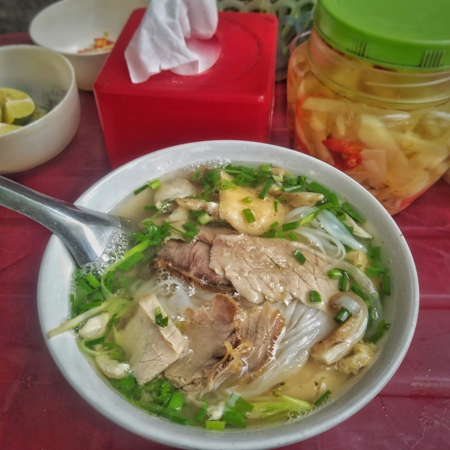 Món phở gà xíu được nhiều người yêu thích ở Nam Định. Ảnh: Địa điểm Nam Định.