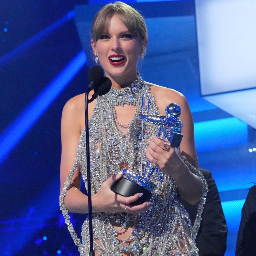 Taylor Swift đại thắng với nhiều giải thưởng danh giá.