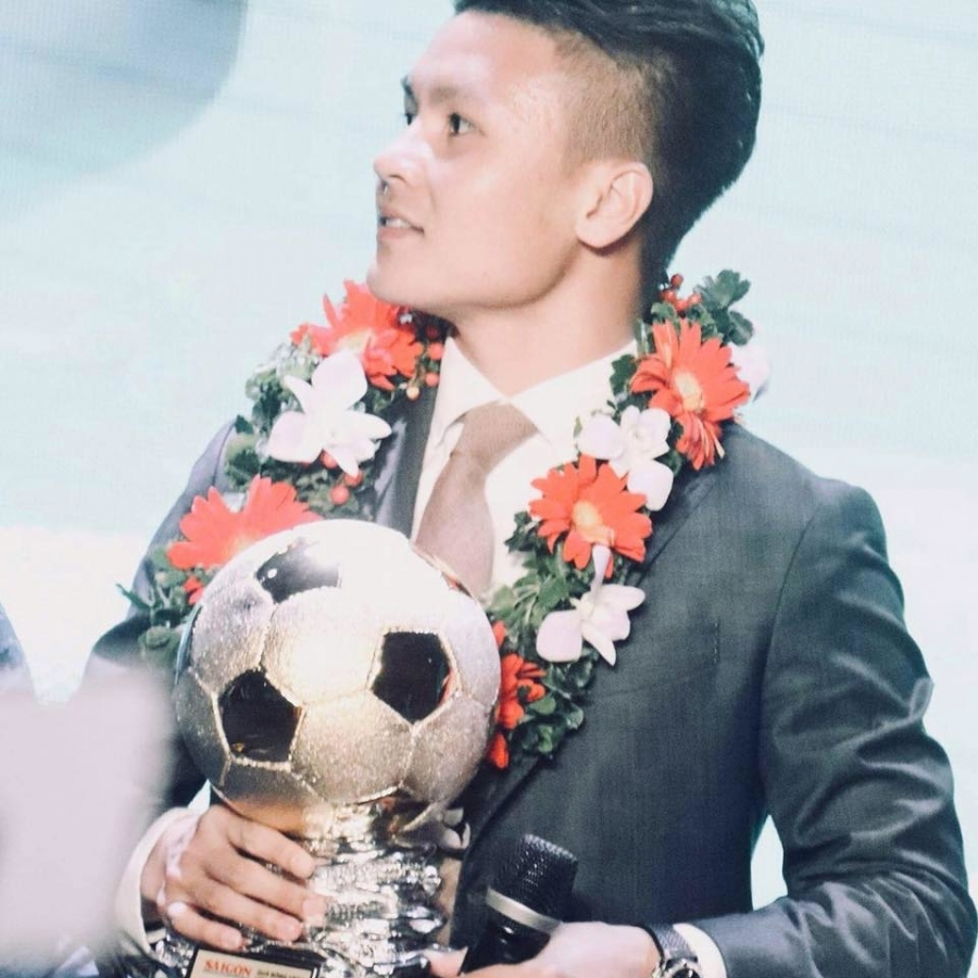 Quang Hải vinh dự nhận danh hiệu Quả bóng vàng Việt Nam năm 2018