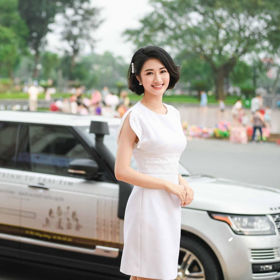 Thu Ngân là người đẹp đăng quang Hoa hậu Bản sắc Việt toàn cầu vào năm 2016.