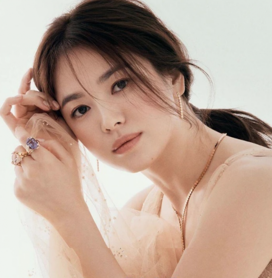 Song Hye Kyo uống nước chanh sau mỗi bữa ăn.