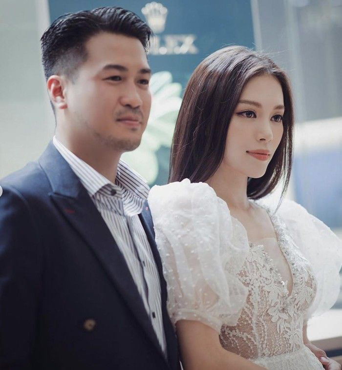 Tên tuổi của Linh Rin được biết đến nhiều hơn với danh xưng vợ sắp cưới của thiếu gia đình đám Phillip Nguyễn.