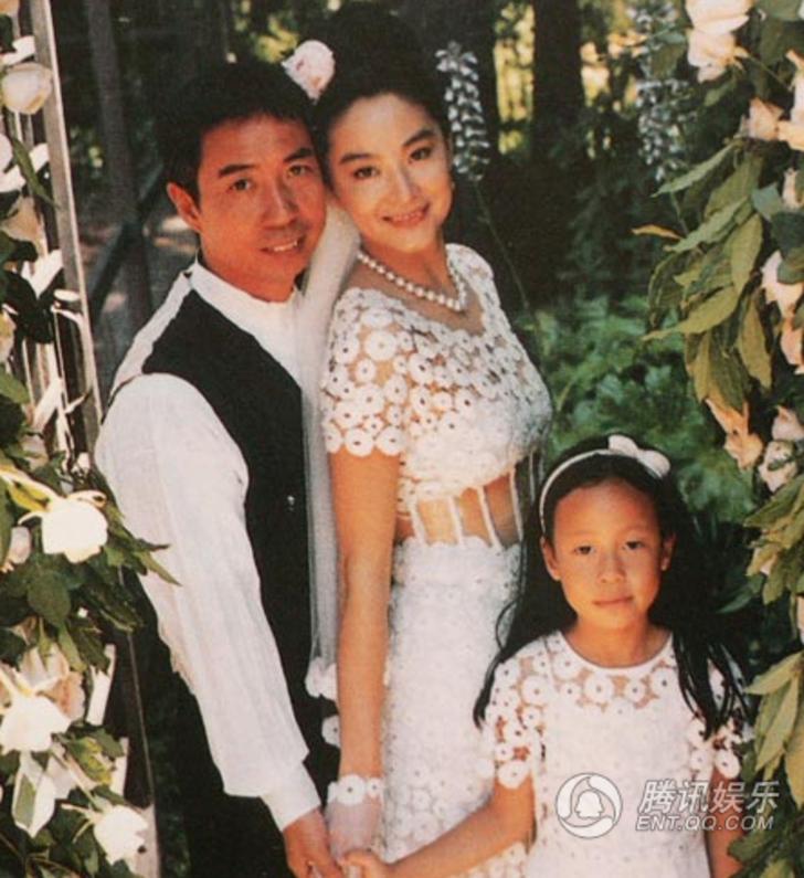 Lâm Thanh Hà và chồng - đại gia 73 tuổi Hình Lý Nguyên bị nghi ly thân vài năm nay