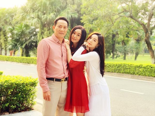 Diễn viên Quách Thu Phương và Hoàng Hải, Quỳnh Kool là một gia đình trong phim 'Đừng bắt em phải quên'.