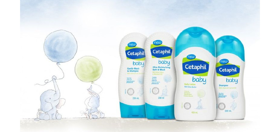 Sữa tắm Cetaphil có thiết kế màu xanh trắng làm chủ đạo mang đến cảm giác nhẹ nhàng dễ chịu cho người dùng.