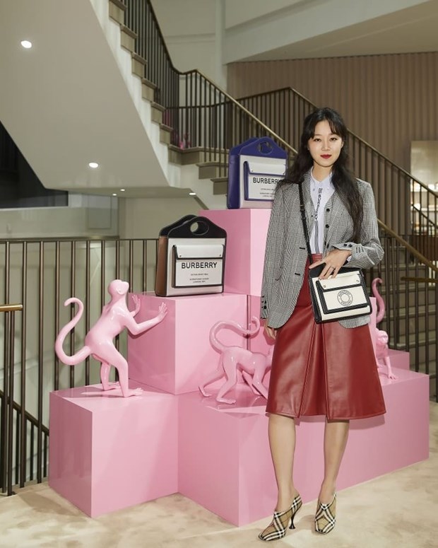 Gong Hyo Jin - diễn viên tài năng xứ Hàn rất yêu thích mẫu túi này