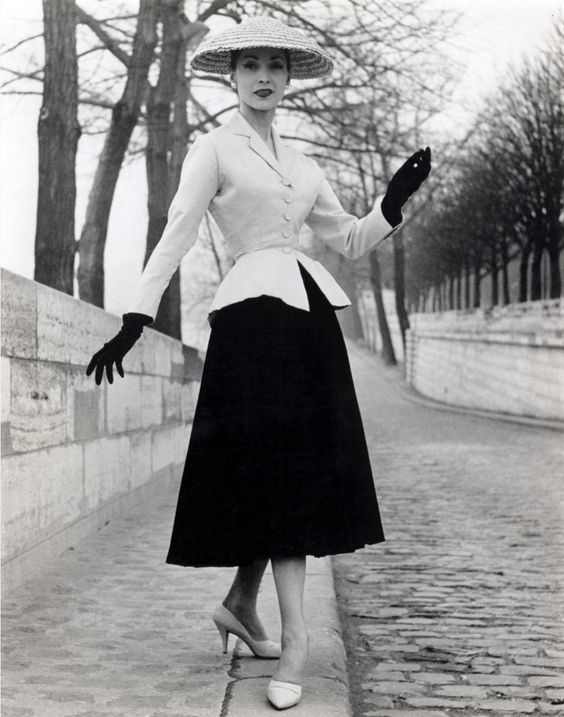 BST New Look vào năm 1947 tạo nên một cơn sốt trong giới thời trang