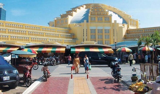 Phnompenh có nhiều khu hàng thùng nổi tiếng các nước trên thế giới