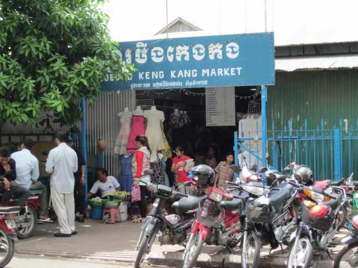 Chợ Đồ Si ở Campuchia – Boeung Keng Kang (Ảnh: anarchak)