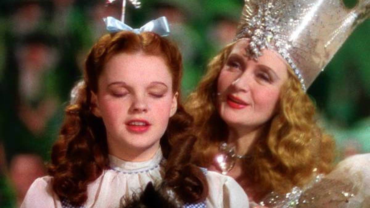 Làn da hồng hào như tỏa sáng và mái tóc vàng lung linh trong công nghệ làm phim Wizard of Oz (1939)