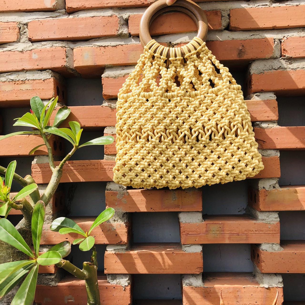Những chiếc túi móc handmade dạng lưới mang sức hút từ mùa Hè sang Thu - Ảnh 14