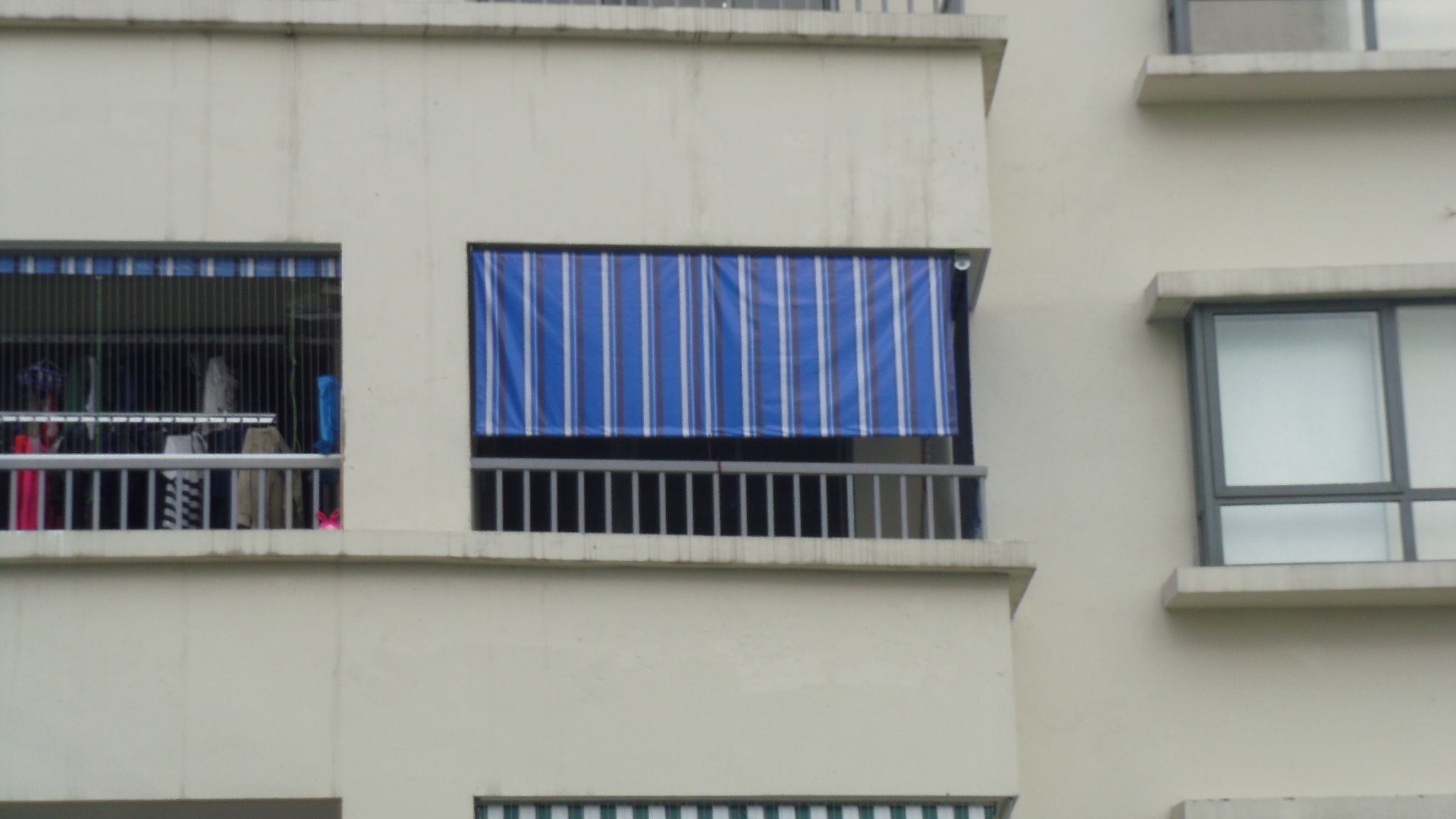 Những nguyên tắc nằm lòng để phòng tránh tai nạn rơi từ chung cư cao tầng