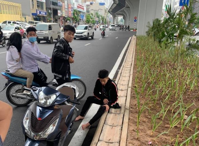 Tạm giữ quái xế đâm vào phụ nữ mang bầu, đập phá tài sản người đi đường