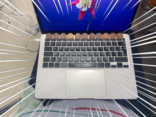 Mẹo làm mát laptop của dân mạng Nhật khiến nhiều người không khỏi bất ngờ. Nguồn: Facebook.