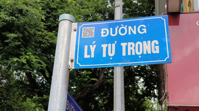 TP.HCM: Gắn mã QR code lên bảng tên đường để làm gì?