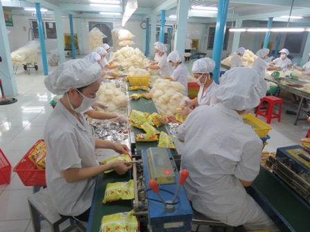 Kinh doanh bánh phồng tôm tăng lãi xuất nhờ xuất khẩu.