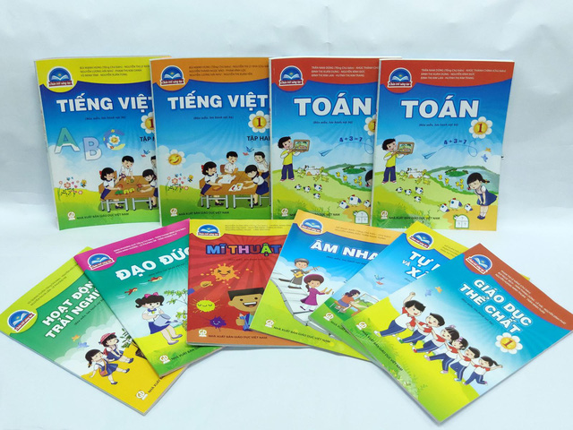 Bộ GD&ĐT: Yêu cầu rà soát cả 5 bộ sách giáo khoa lớp 1