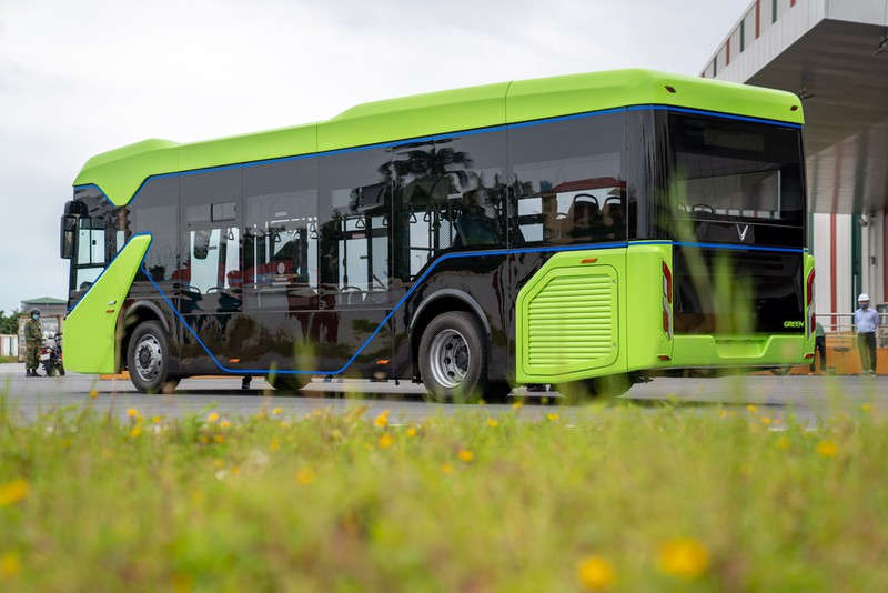 VinFast chính thức chạy thử nghiệm xe buýt điện.