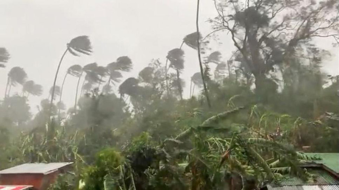 Bão Molave quét qua Philippines khiến hai người chết và 19 người mất tích