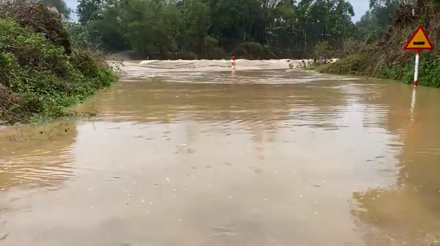 Sau vụ sạt lở Trà Leng, Quảng Nam lại đối mặt với ngập lụt và sạt lở