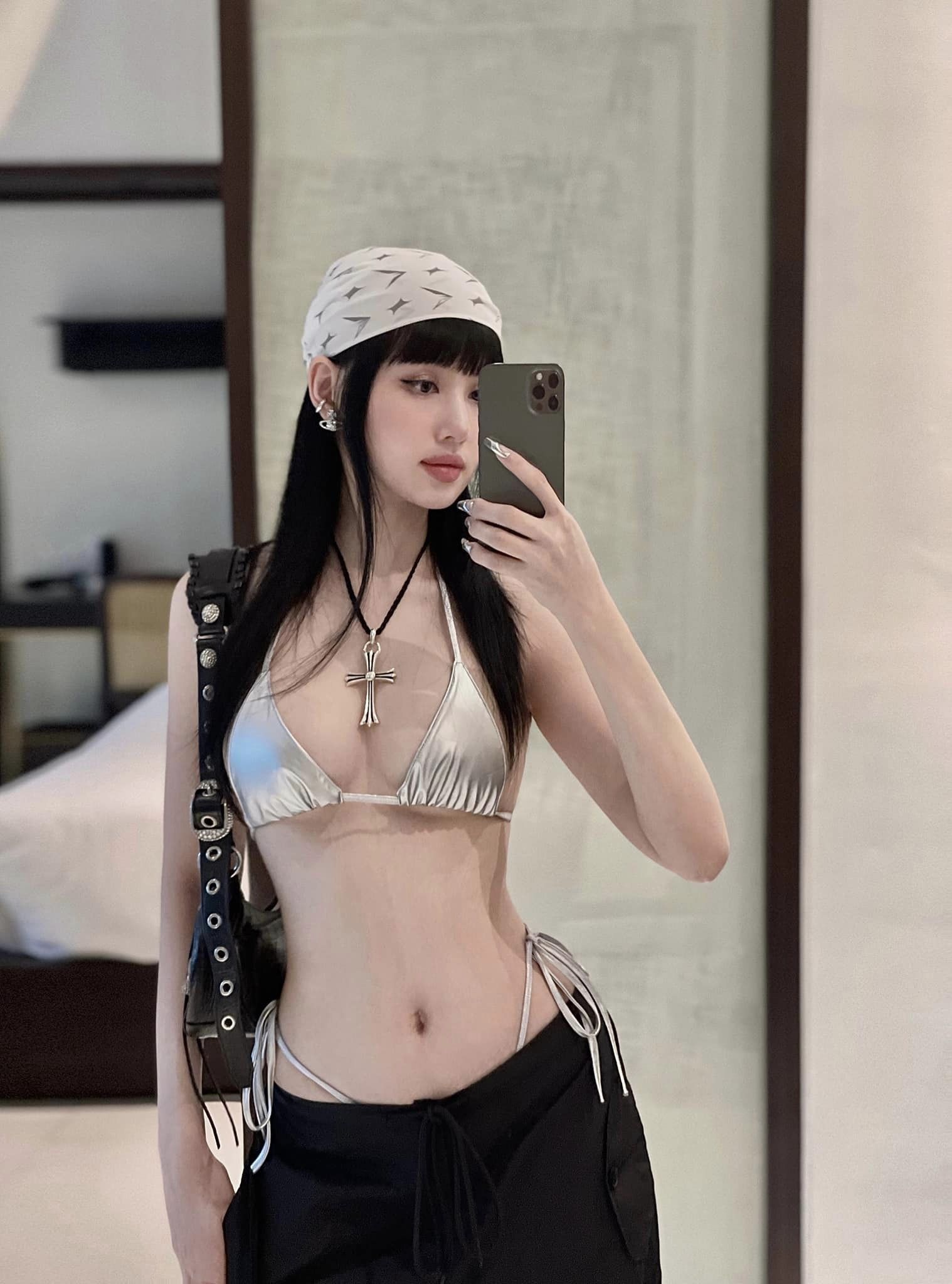 Hãy cùng ngắm nhìn gần hơn vẻ đẹp khó cưỡng của cô nàng