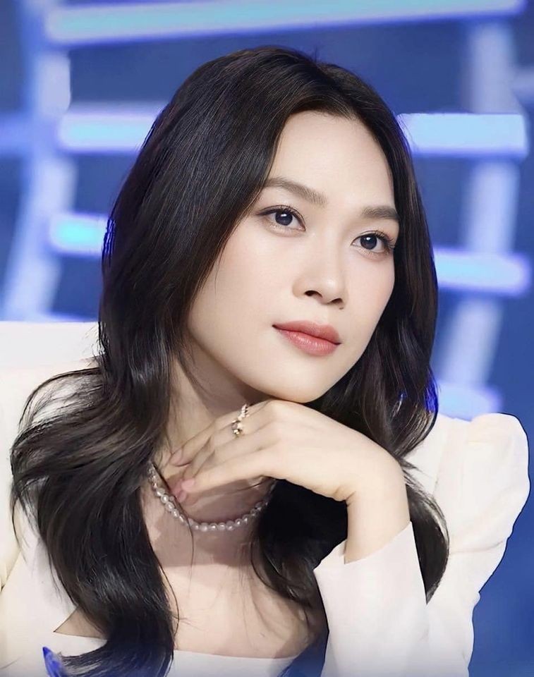 Mỹ Tâm hiện tại được khen 