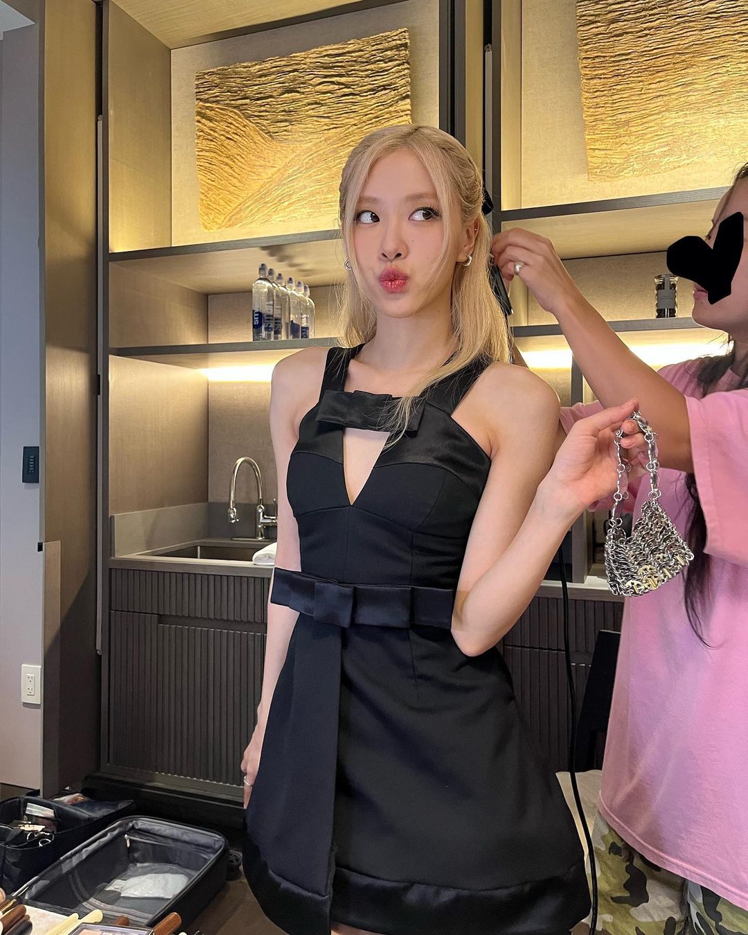 Khán giả mong chờ sự kết hợp giữa Rosé (Blackpink) và Taylor Swift