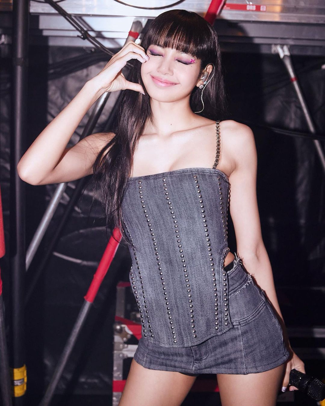 Với tình hình này việc đi tiếp với BLACKPINK của Lisa không ai có thể đoán trước được