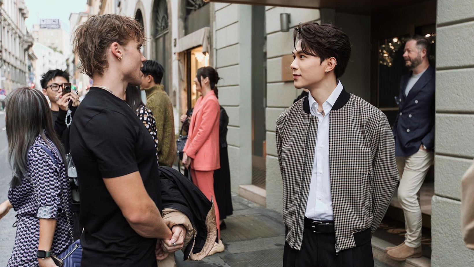 Anh Tú đọ vẻ điển trai bên dàn nam thần nổi tiếng châu Á