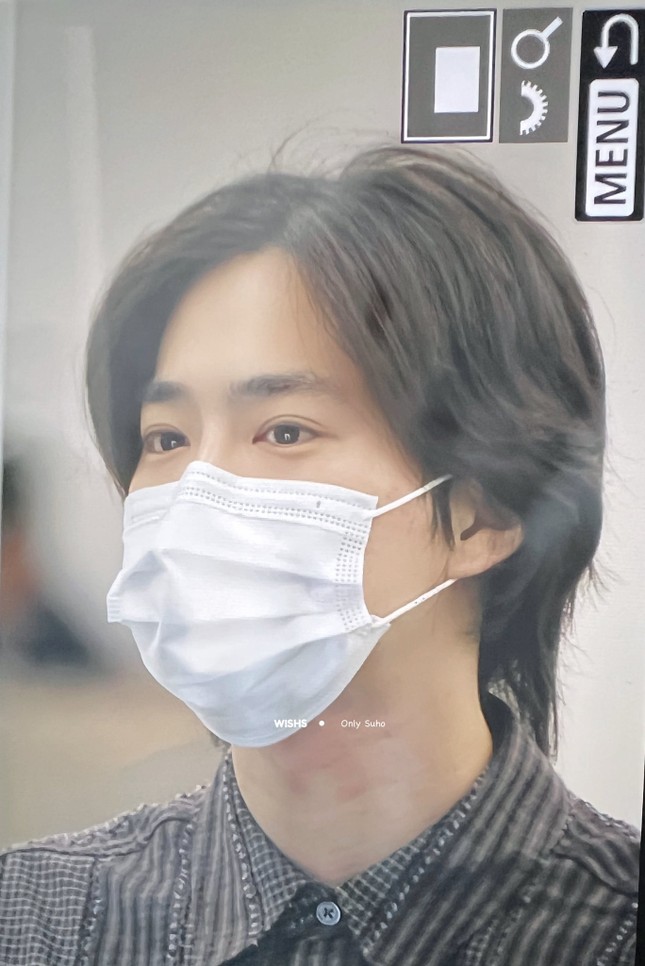 Mặc dù bị ngăn cách bởi lớp khẩu trang 