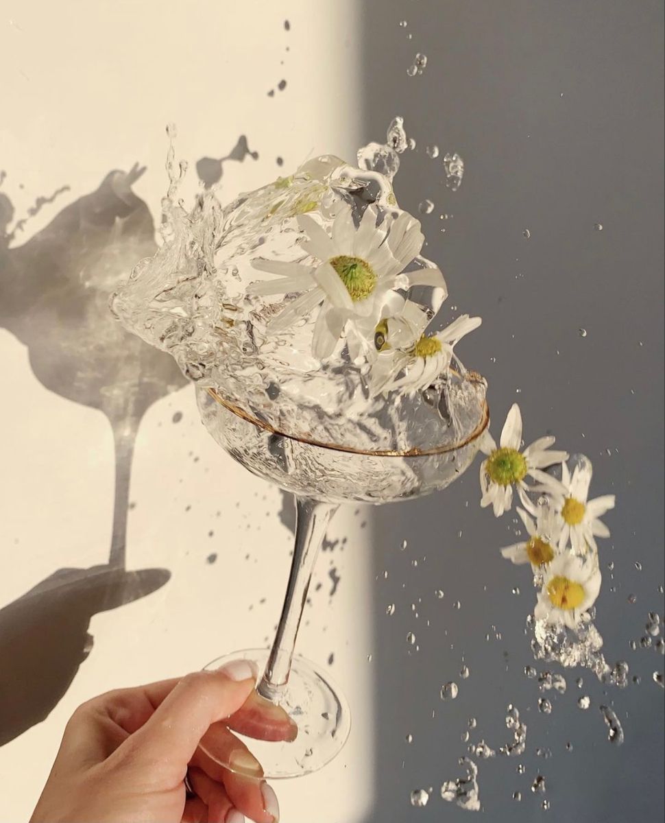 Bạn muốn ngủ ngon? Vậy hãy uống một cốc nước ấm trước khi ngủ nhé