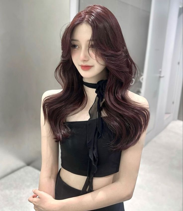 Nhìn chung, không có kết luận nào cho thấy nhuộm tóc sẽ gây bệnh ung thư, nhưng việc nhuộm tóc lâu dài và thường xuyên sẽ làm ảnh hưởng đến sức khỏe và mái tóc của bạn.