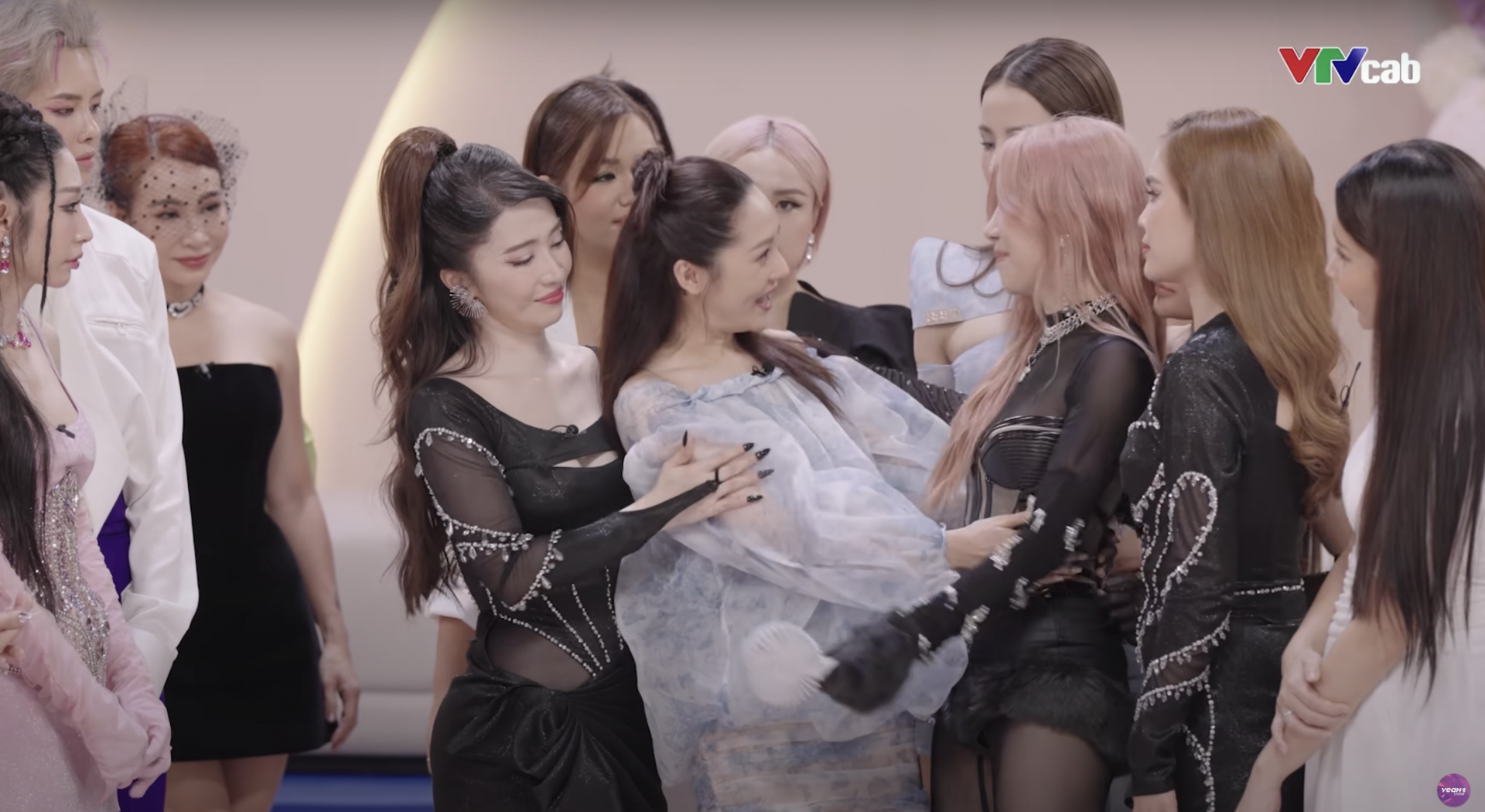 Khán giả cũng có sự so sánh giữa hai phiên bản Trung - Việt