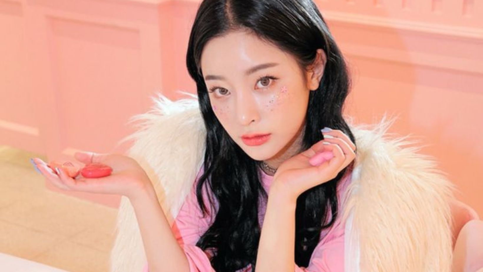 Không ngủ trưa, dân công sở tiêu tiền cho gội đầu dưỡng sinh, đi spa, uống cafe mỗi ngày