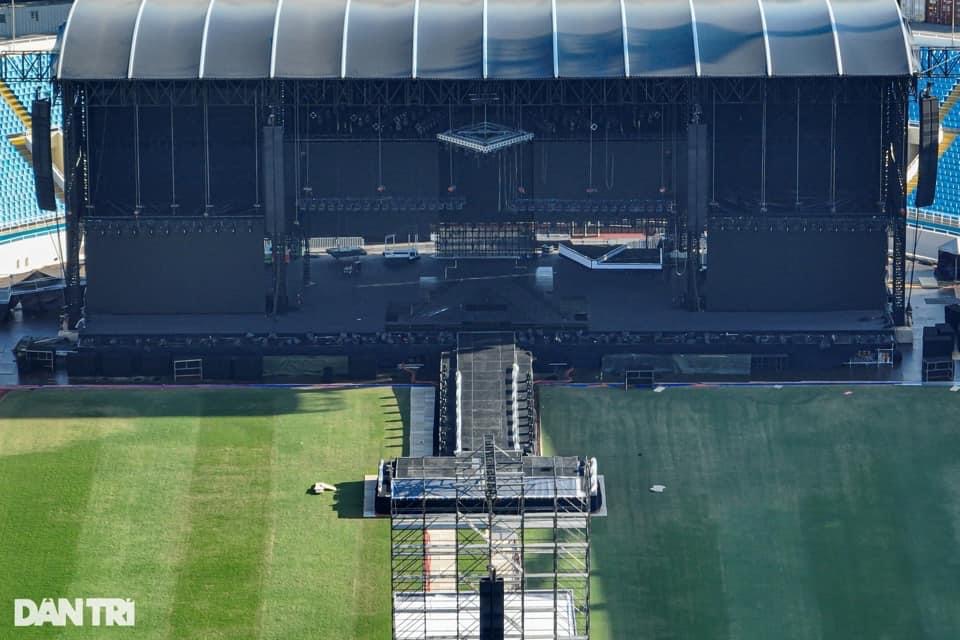 Hé lộ hình ảnh sân khấu concert BlackPink tại Hà Nội, fan Việt đã sẵn sàng cháy hết mình