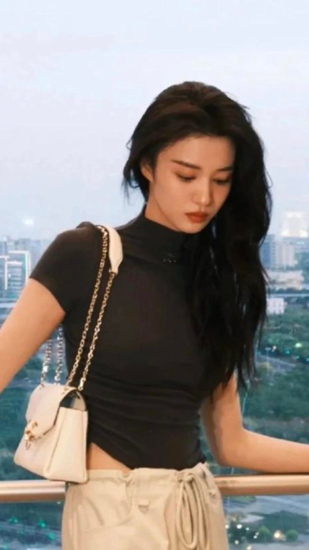 Style đời thường trẻ trung, năng động của Vương Sở Nhiên